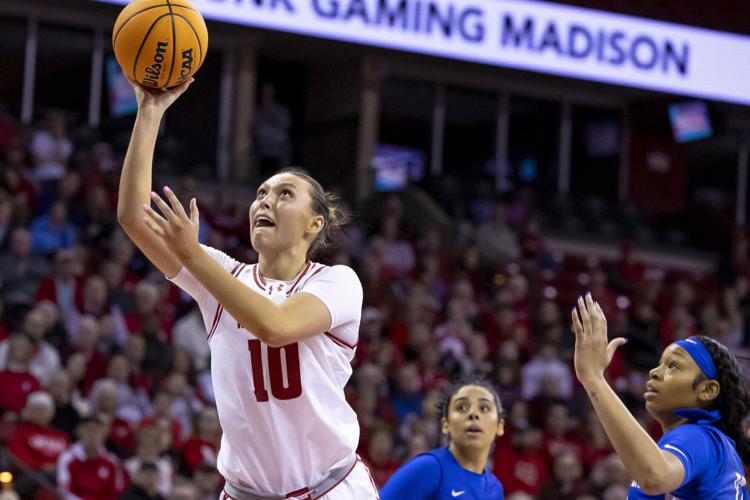 04012024 badger women basketball WNIT SKM 17.JPG