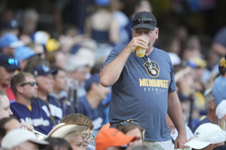 Giants Brewers Baseball