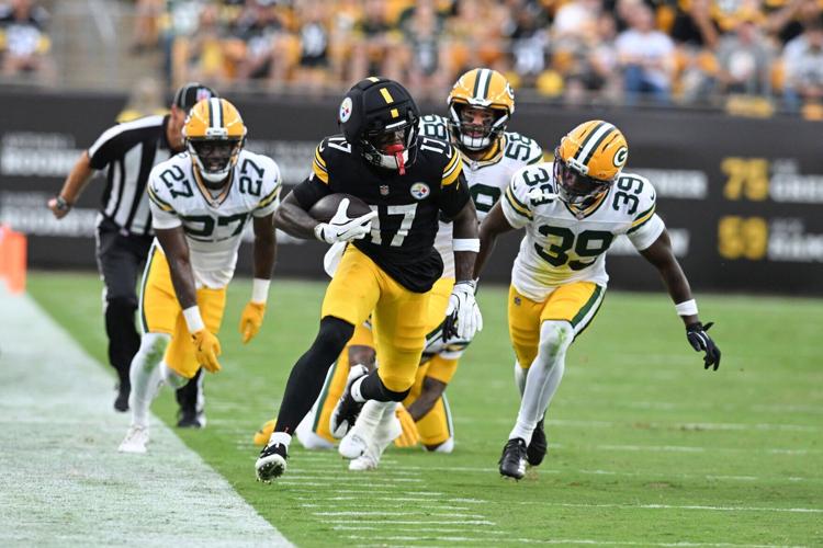 FOOTBALL-NFL-PIT-GB/