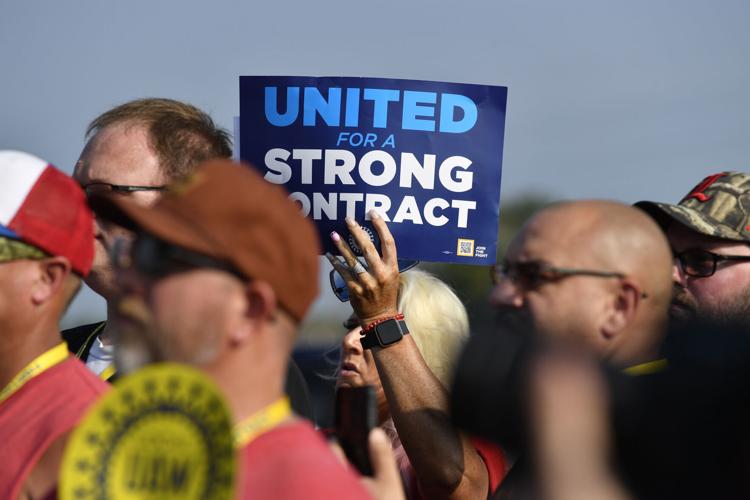 Auto Workers Looming Strike Explainer