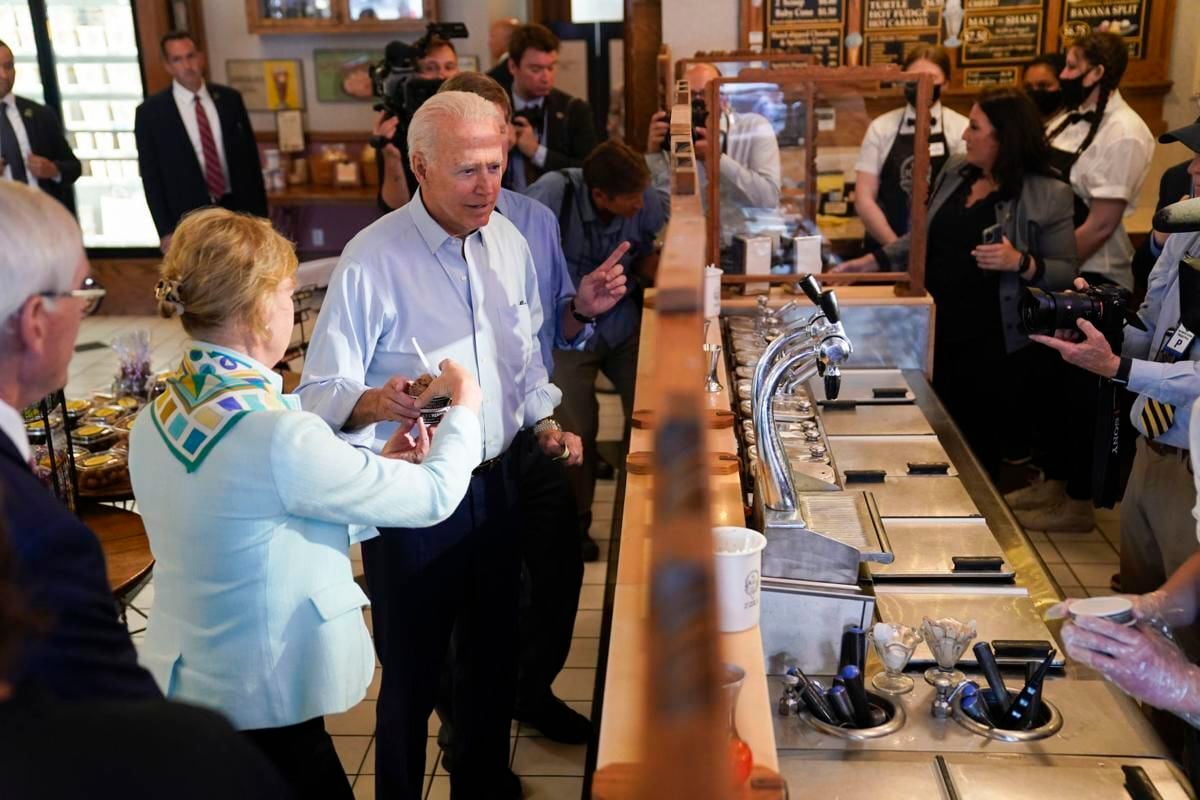 Joe Biden, Tammy Baldwin (copy)