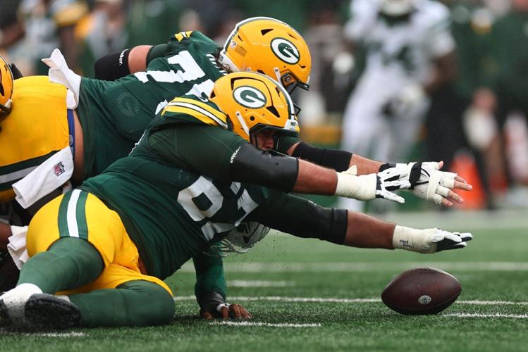 FOOTBALL-NFL-NYJ-GB/