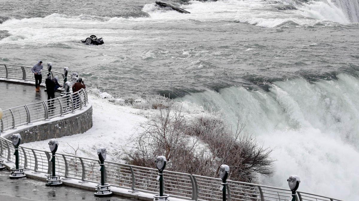 Niagara Falls car on the brink