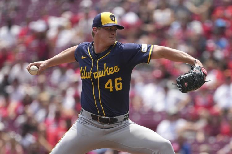 Brewers Reds jump photo option