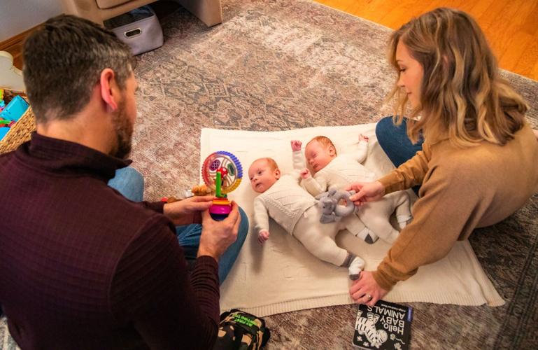 Anderlas playing with twins