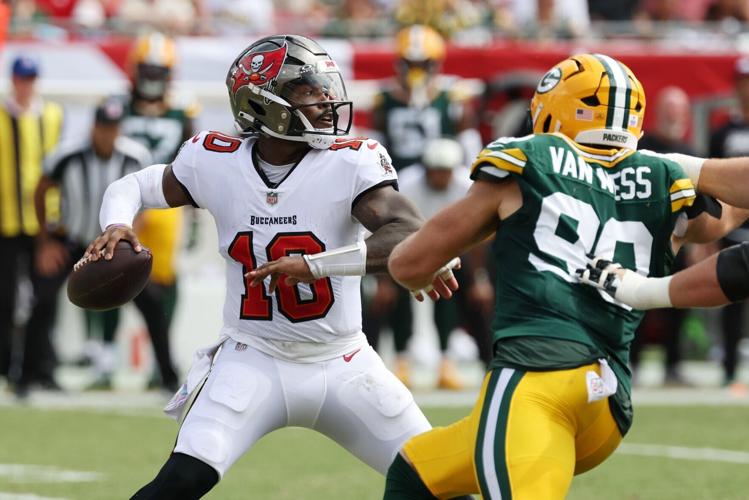 FOOTBALL-NFL-TB-GB/
