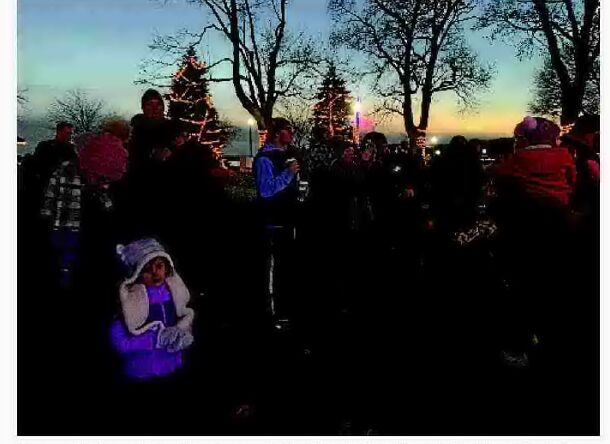 LAKE GENEVA BUSINESS IMPROVEMENT DISTRICT HOSTS ANNUAL TREE LIGHTING CEREMONY