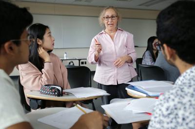 Make sure international students can stay at UW