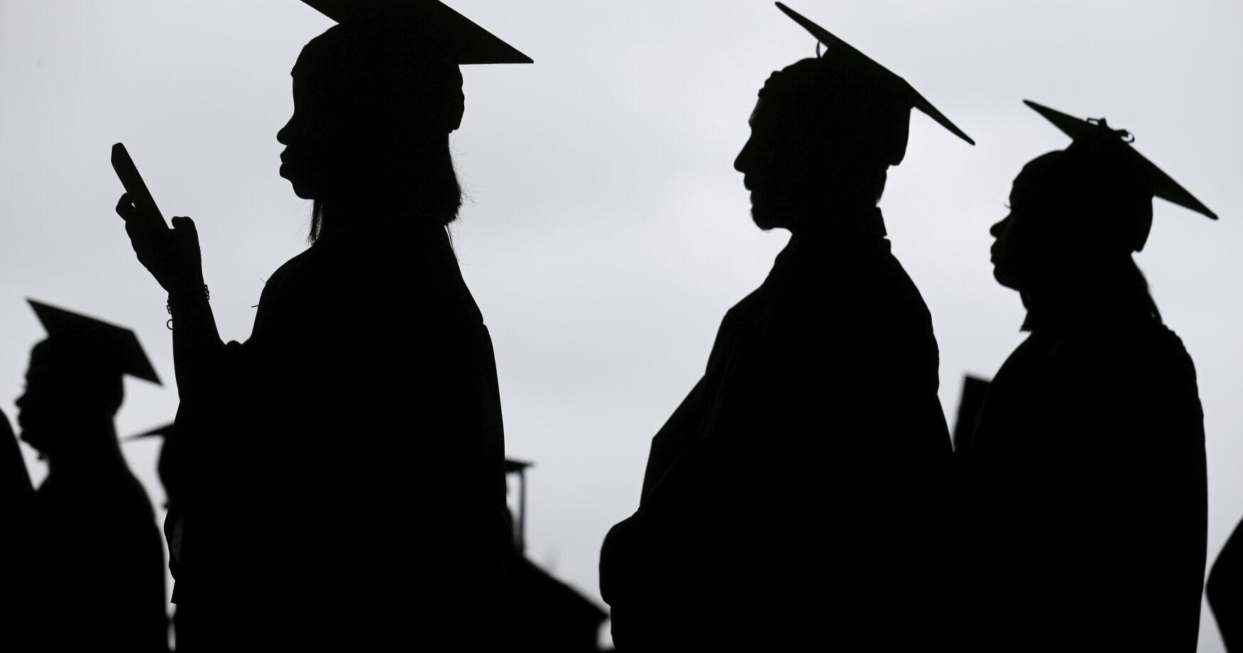 Biden's new student loan payment plan could face challenges - Vimarsana News