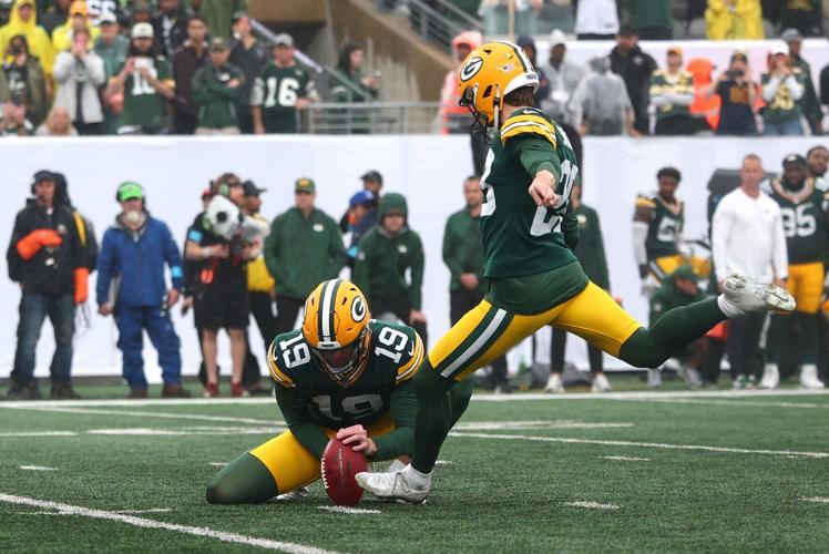 FOOTBALL-NFL-NYJ-GB/