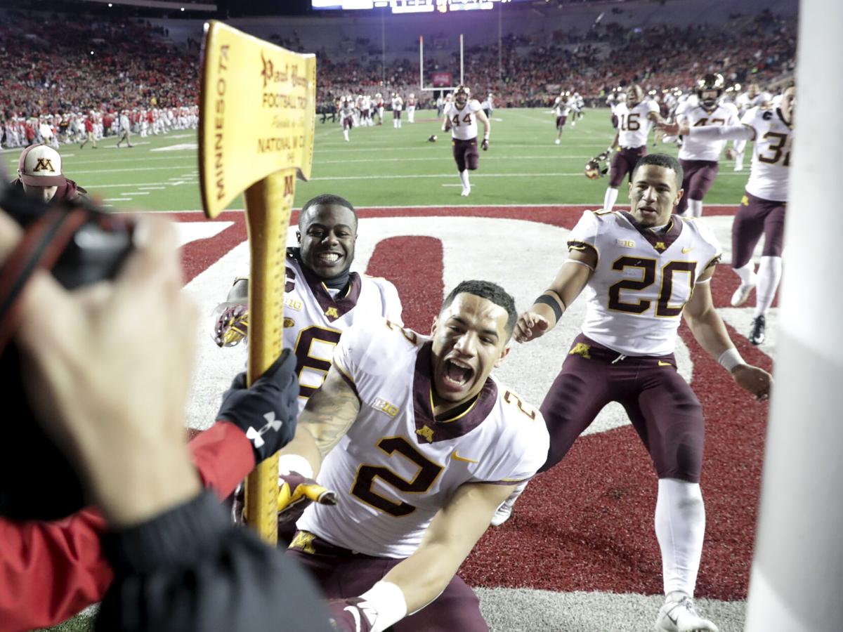 Golden Gophers 37, Badgers 15