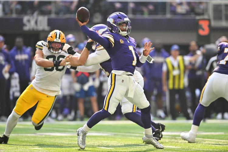 FOOTBALL-NFL-MIN-GB/