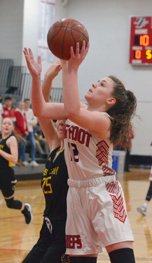 Chiefs Girls Basketball Cruises In First Playoff Matchup