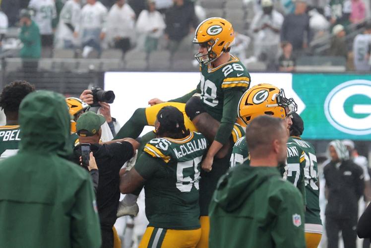 FOOTBALL-NFL-NYJ-GB/