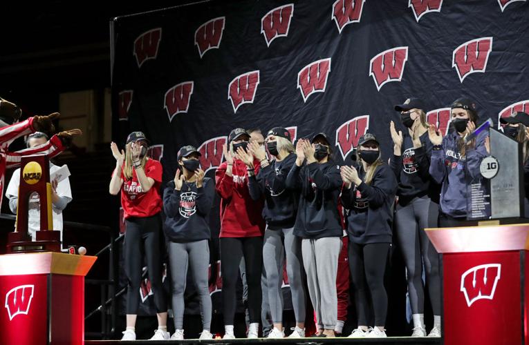 uw vb jump image 12-19
