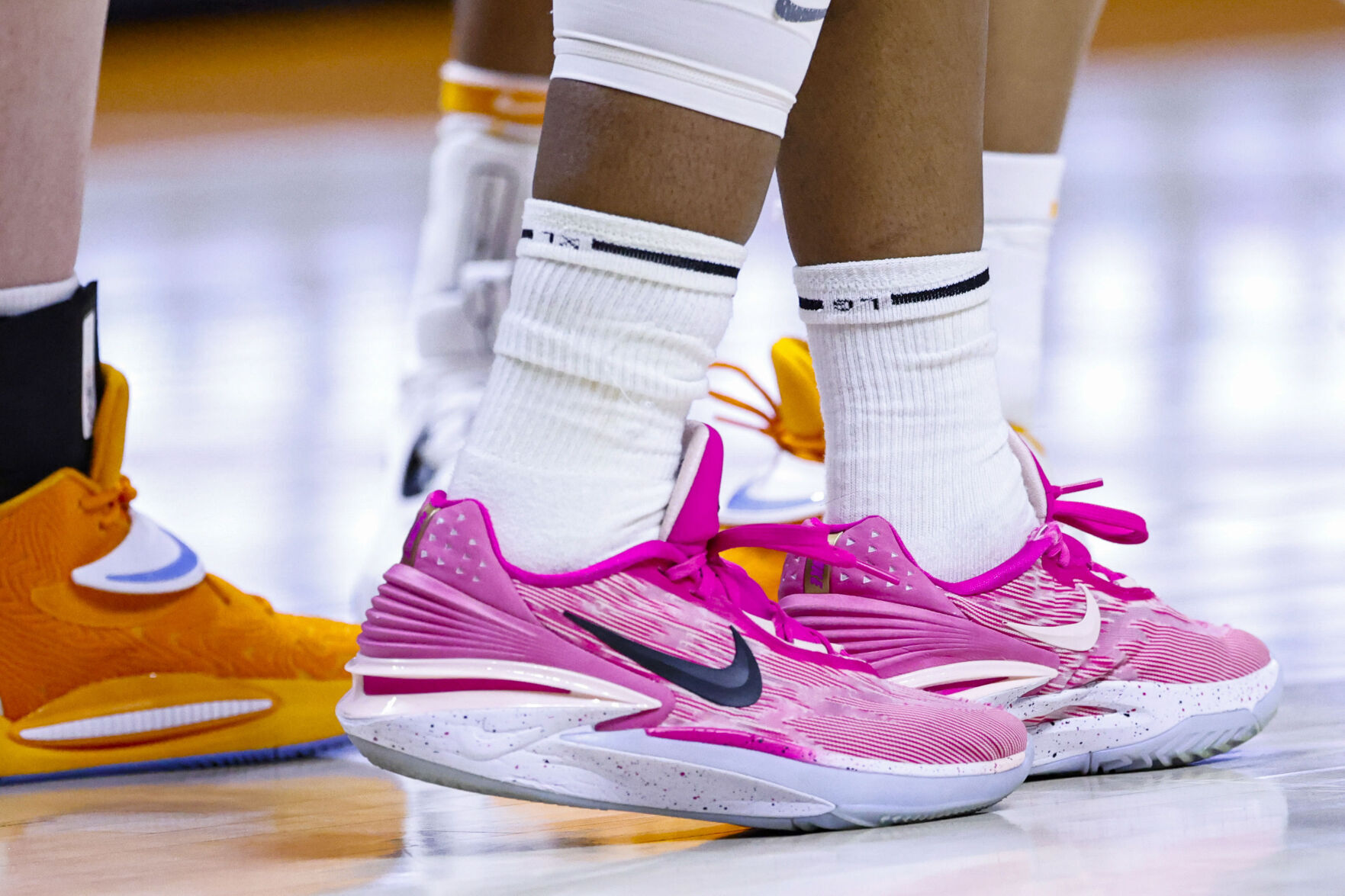 Ncaa basketball pink shoes on sale 2019