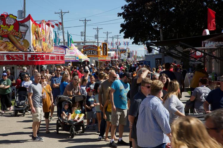 Walworth County Fair crowd