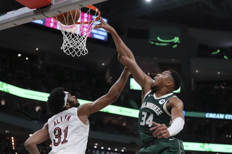 Cavaliers Bucks Basketball