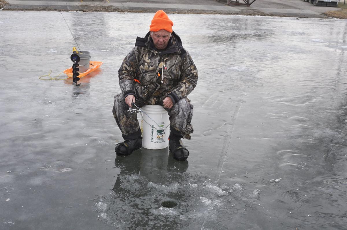 Ice fishing season opens in Delavan | Sports Paid | lakegenevanews.net