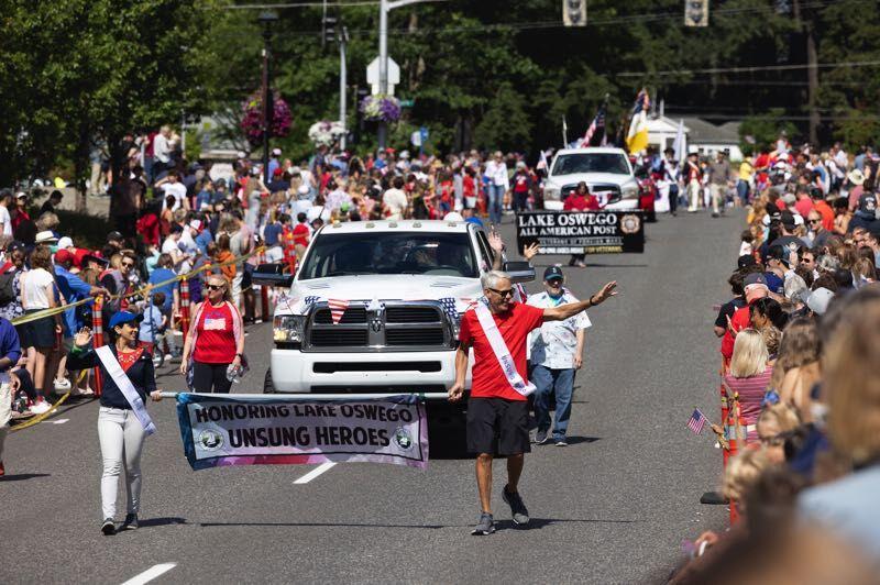 Parade, light show return to Lake Oswego on Fourth of July News