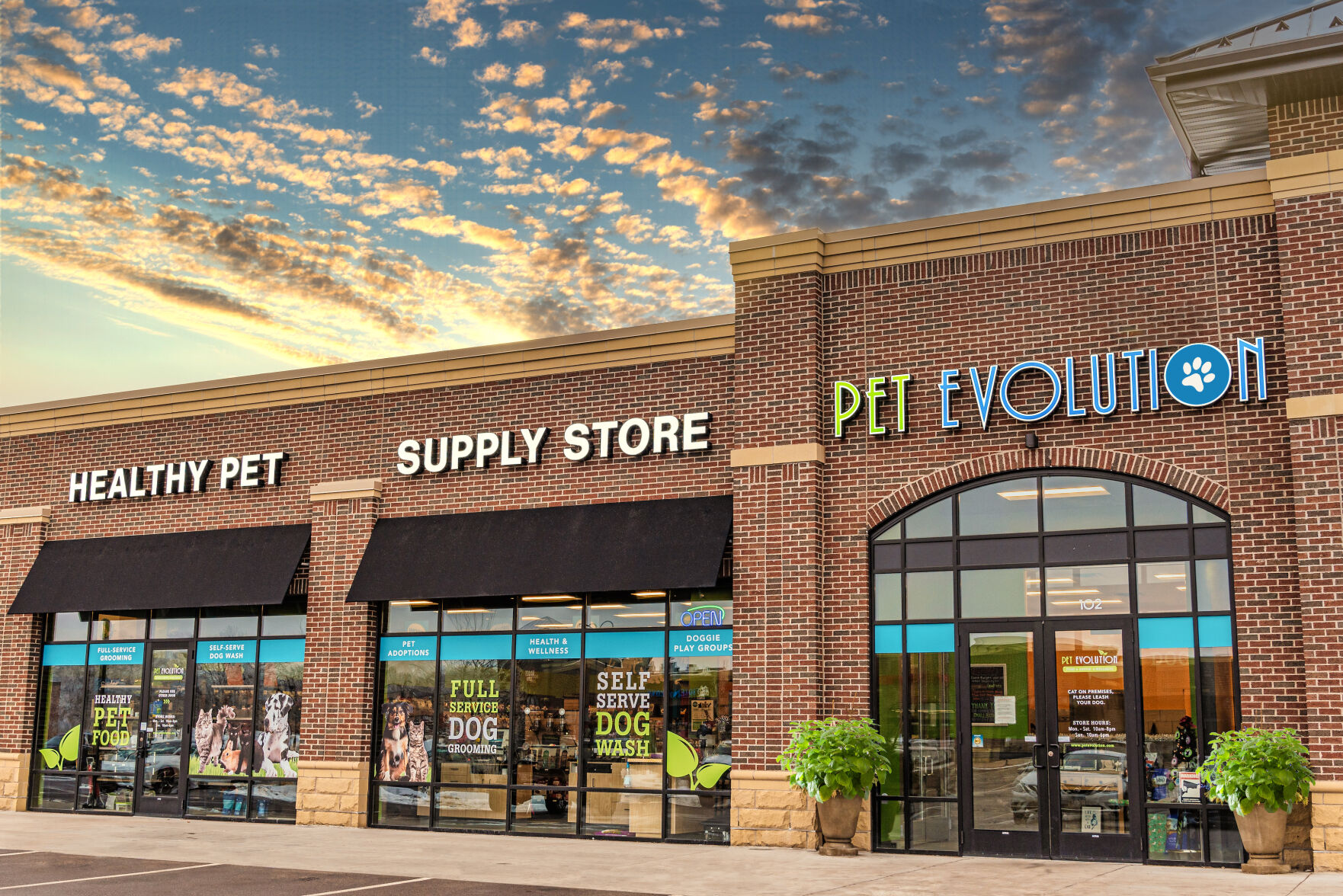 Pet store plans to open first Oregon location in Lake Oswego