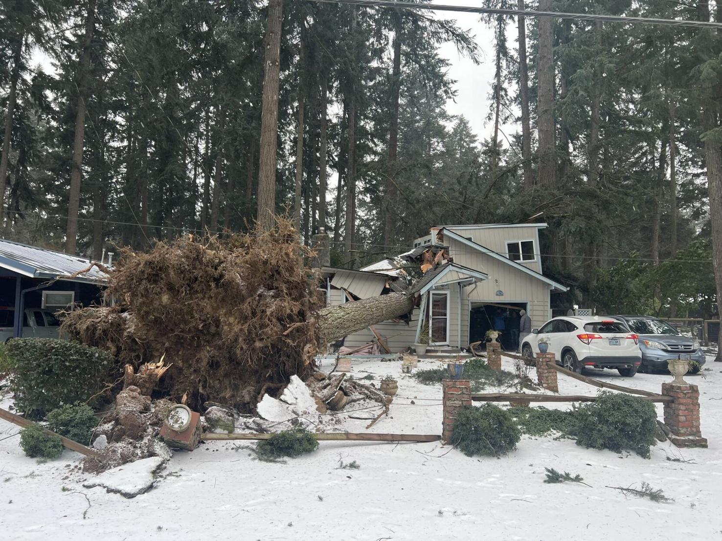 sunday-morning-lake-oswego-remains-under-state-of-emergency-news