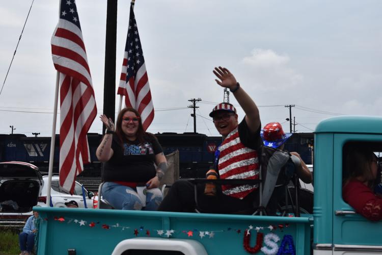 July 4th starts off with a bang at the Laurel parade News