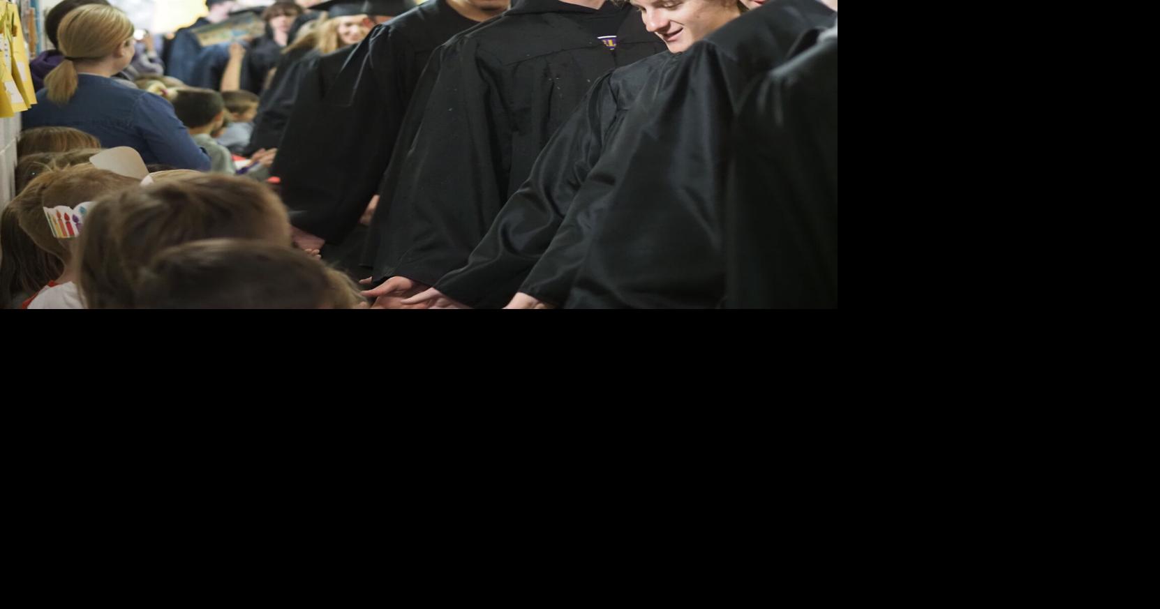 LHS Class of 2024 participates in annual Grad Walk | News ...