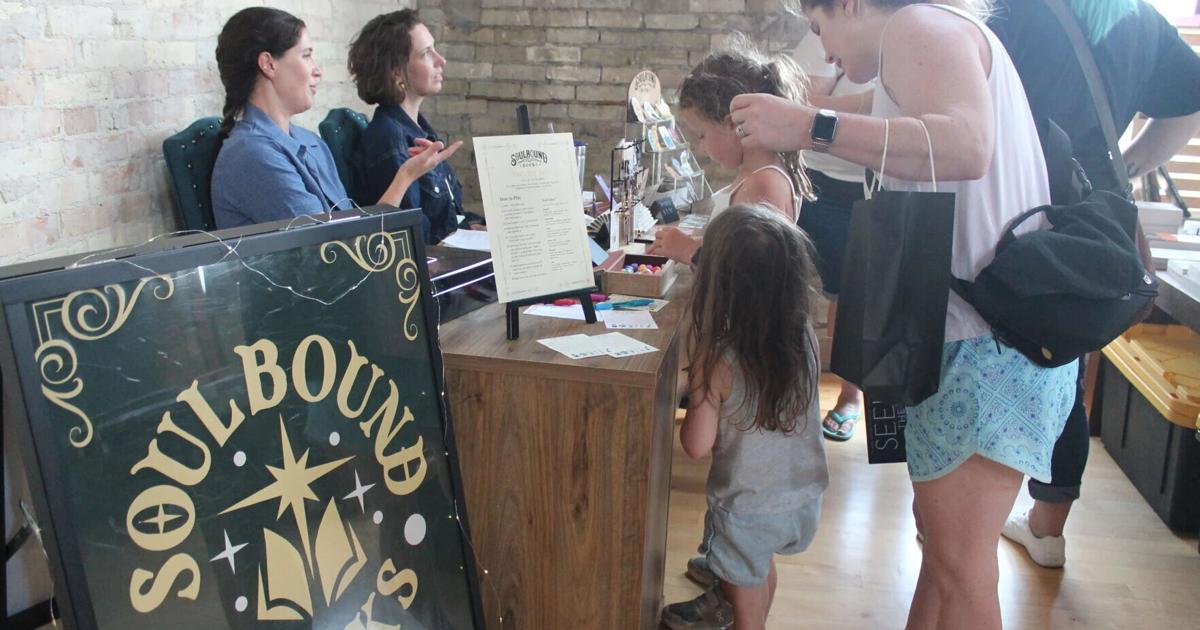 Grown-up Book Fair sees nearly 2,000 attendees