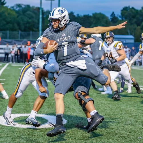 photo-gallery-uw-eau-claire-at-uw-stout-football-sports