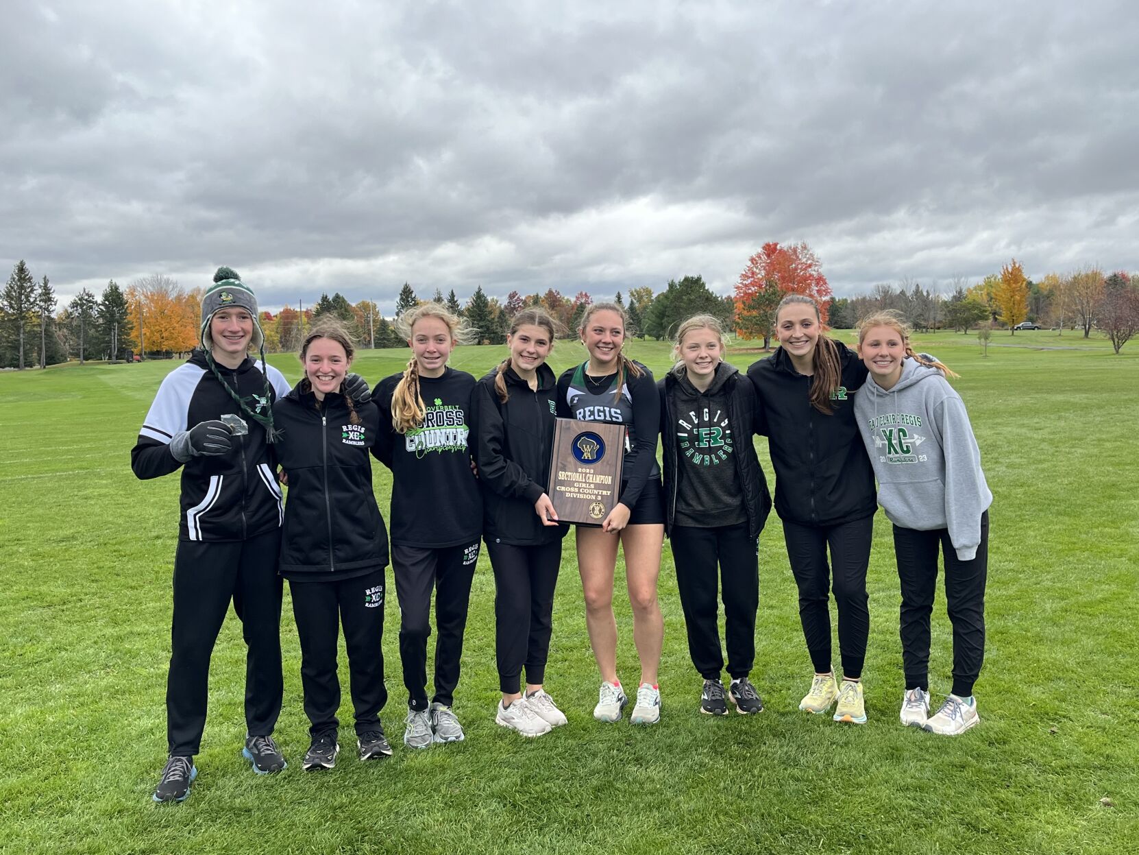 Regis cross country runners qualify for state