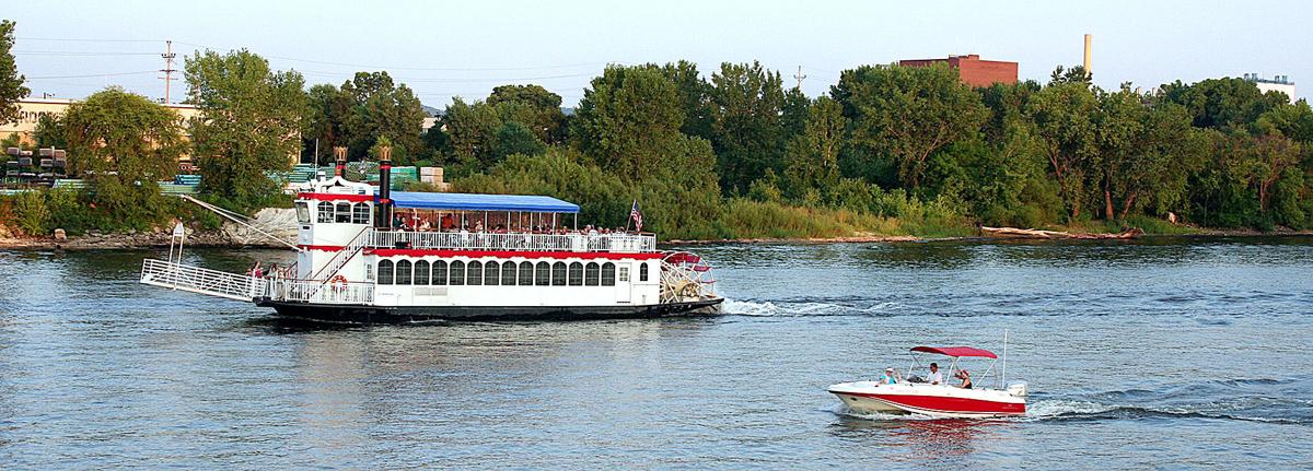 Tragic Fishing Accident In Lake Geneva >> Variety Of Boat Tours Are Available On Several Of Wisconsin S Rivers Tragic Fishing Accident In Lake Geneva >> Variety Of Boat Tours Are Available On Several Of Wisconsin S Rivers