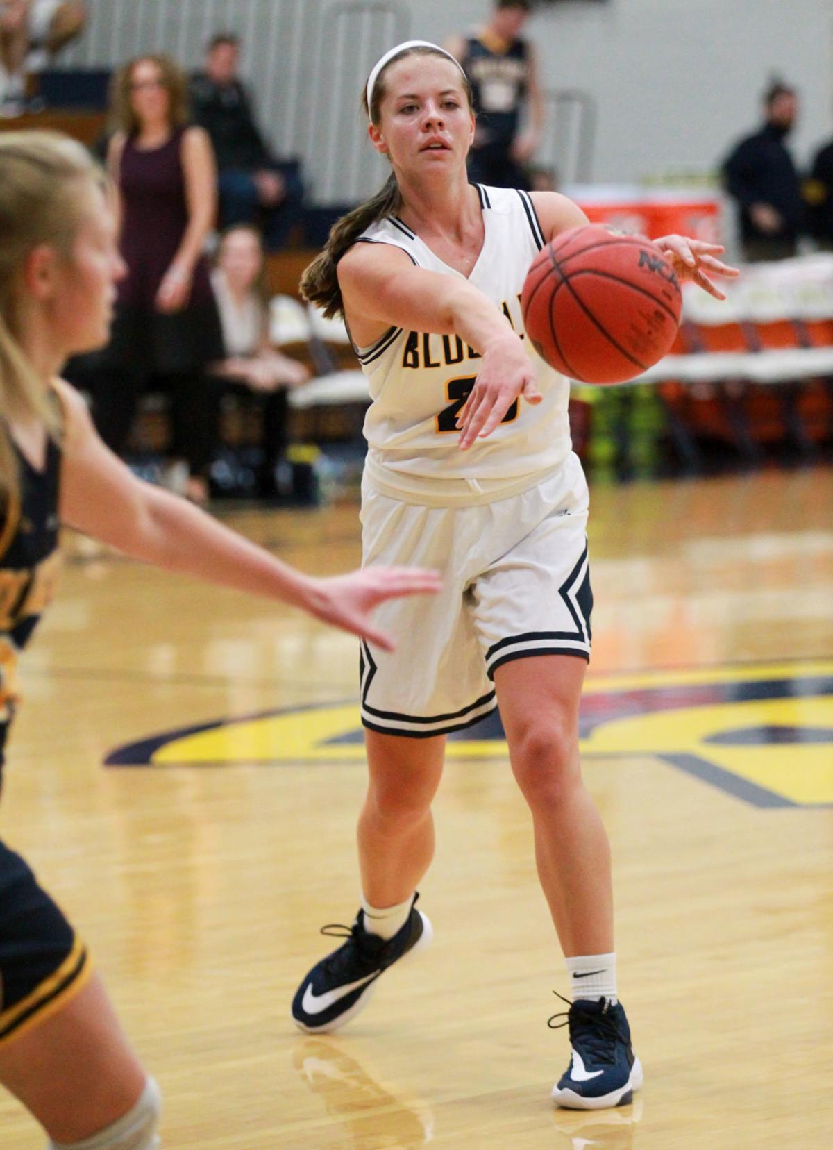 Women S College Basketball Now Healthy Blugolds Look To Take