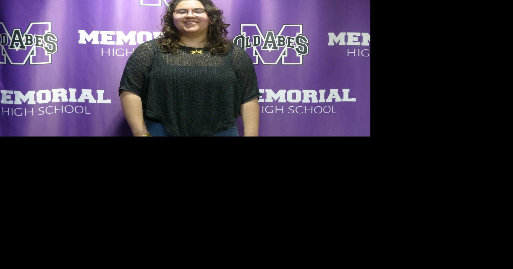 CAPS & GOWNS: Memorial grad sets stage for ASL education - Leader-Telegram