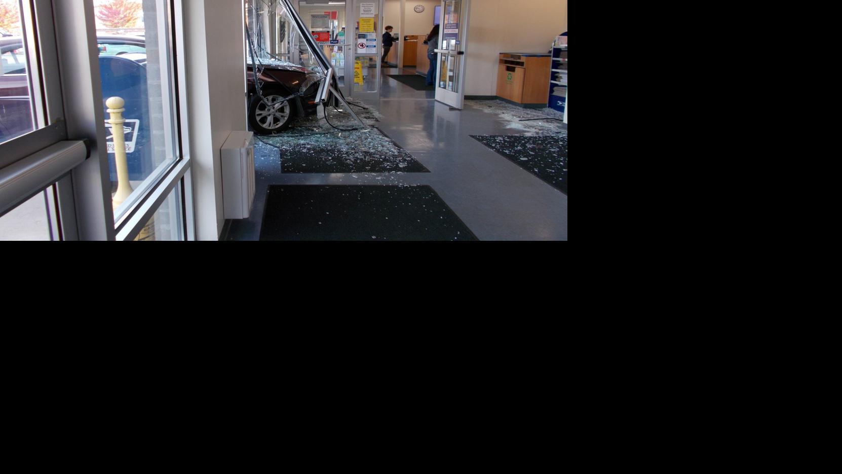 Car crashes into Eau Claire post office Daily Updates
