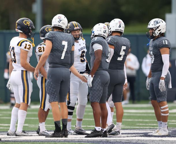 photo-gallery-uw-eau-claire-at-uw-stout-football-sports