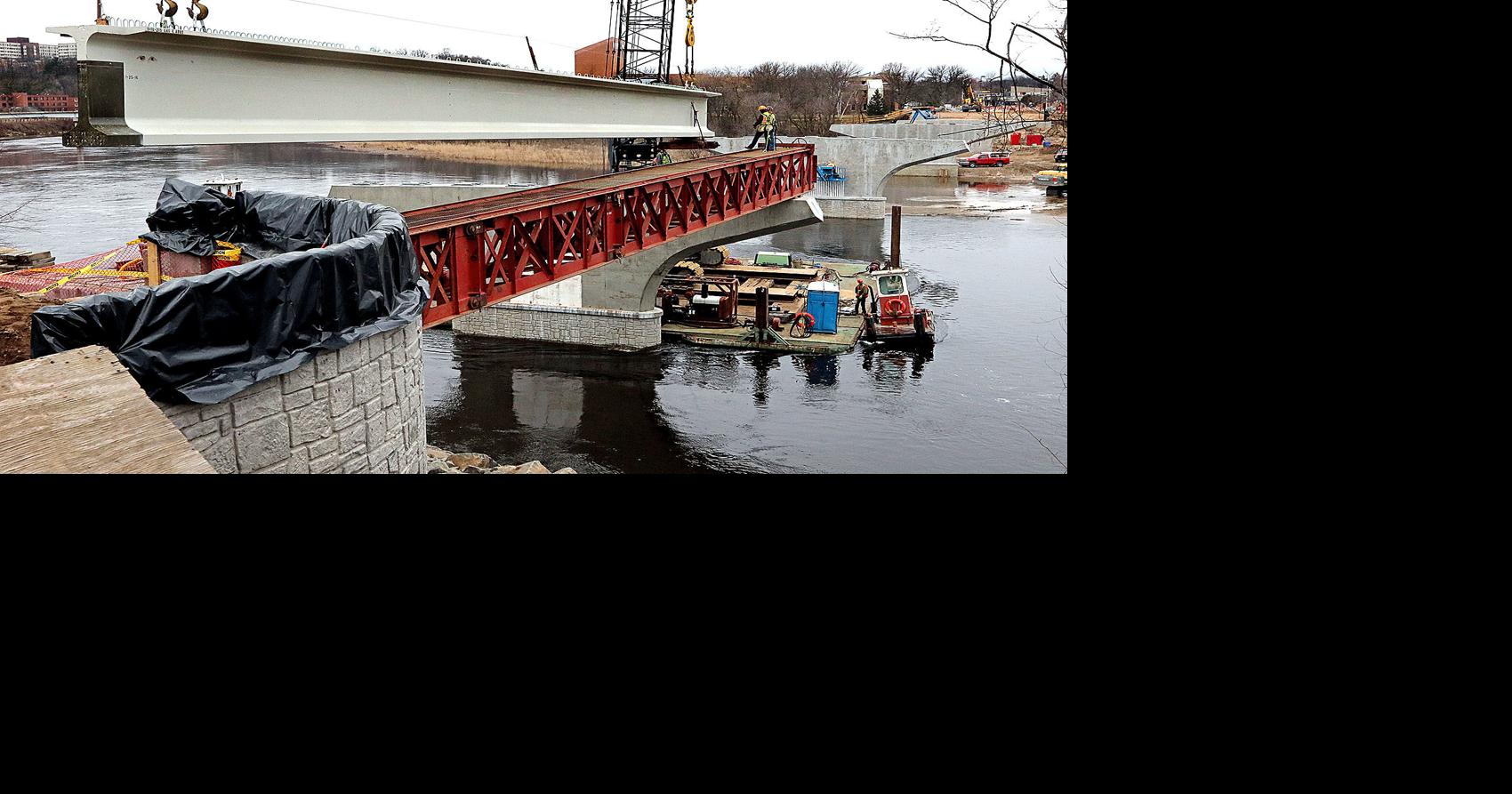 Water Street bridge starts to take shape | Front Page | leadertelegram.com