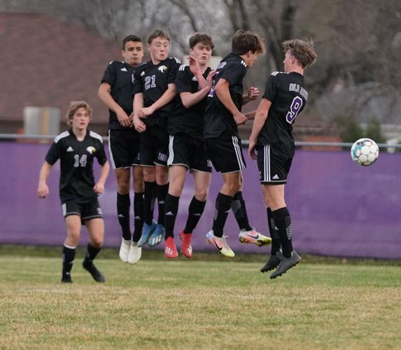 Photo gallery La Crosse Central at Eau Claire Memorial boys soccer