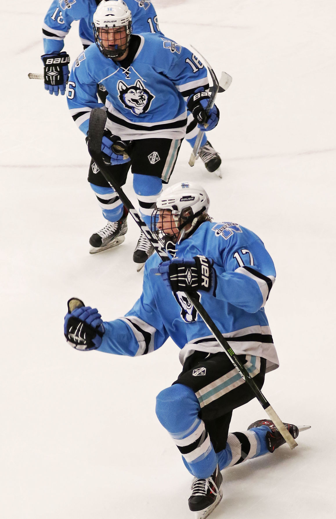 Prep hockey Huskies score four times in 535 at end of first to race