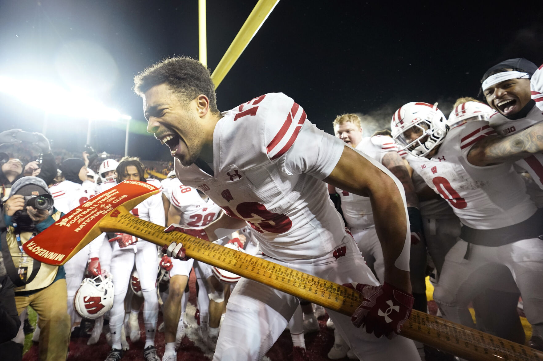 Wisconsin Football Team Captain Enters Transfer Portal | Sports ...