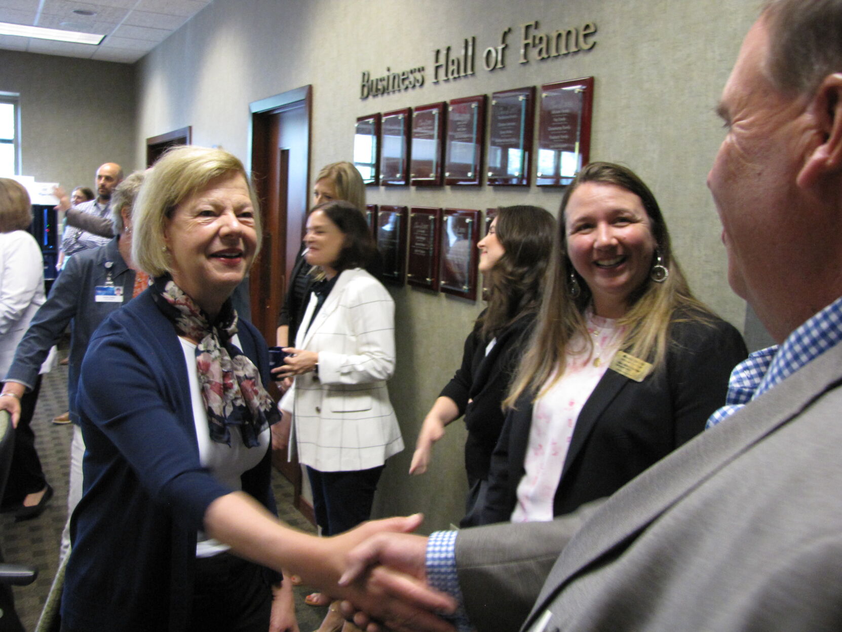 Sen. Baldwin Meets With Area Business Leaders | Daily Updates ...