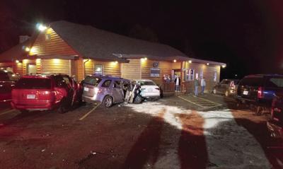 Car Crash Goes Into Restaurant Parking Lot Daily Updates