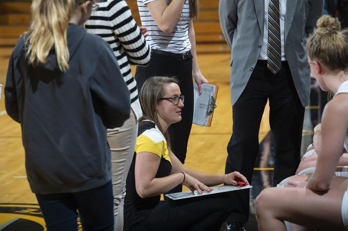 College Basketball Durand Grad Hoyt Finding Her Footing As