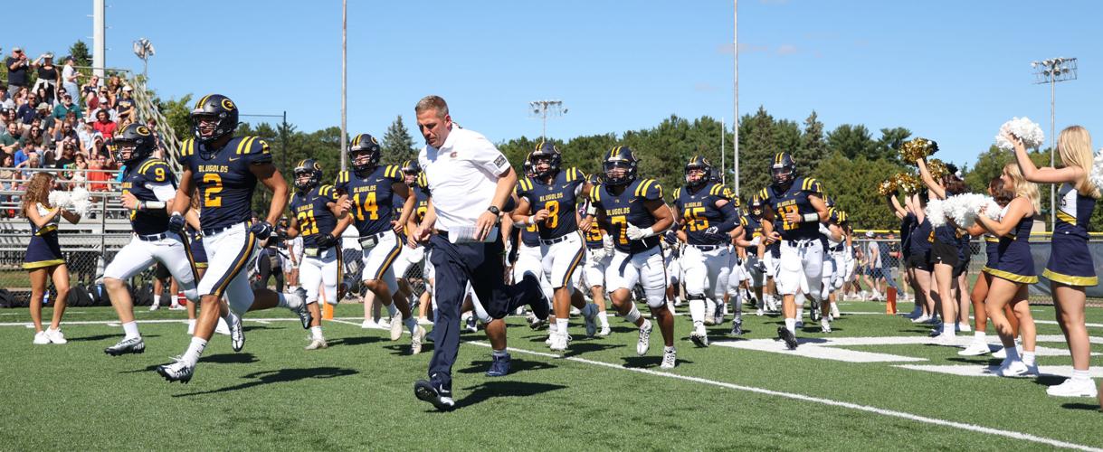 Photo gallery Loras at UWEau Claire football Sports
