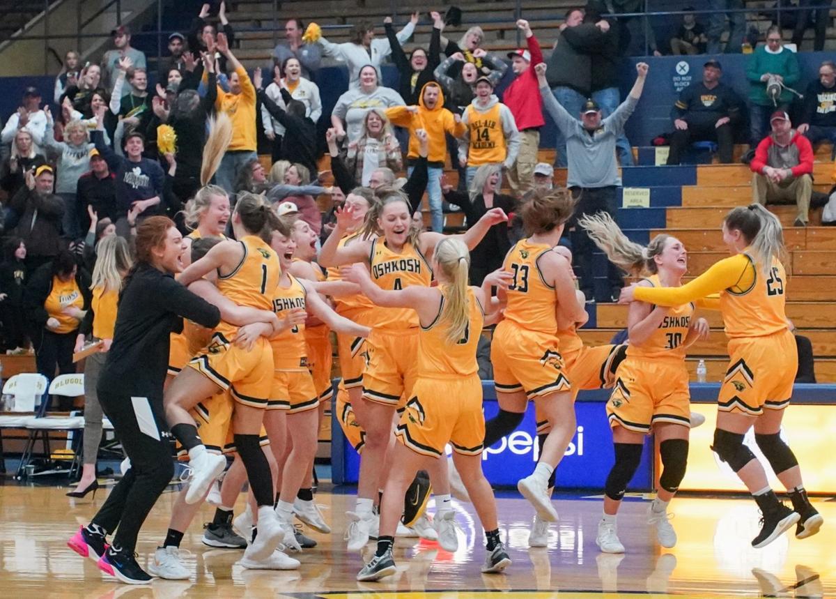 Women S College Basketball Uw Eau Claire Falls Just Short In Wiac