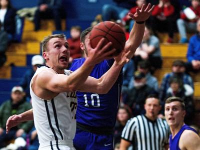 Men S Basketball Led By Widdes Blugolds Will Be Guard Heavy This