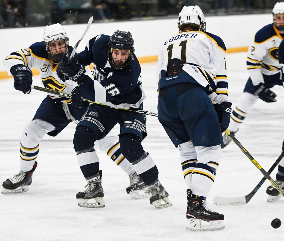 Men's hockey UWEau Claire bounces back from upset loss with win over