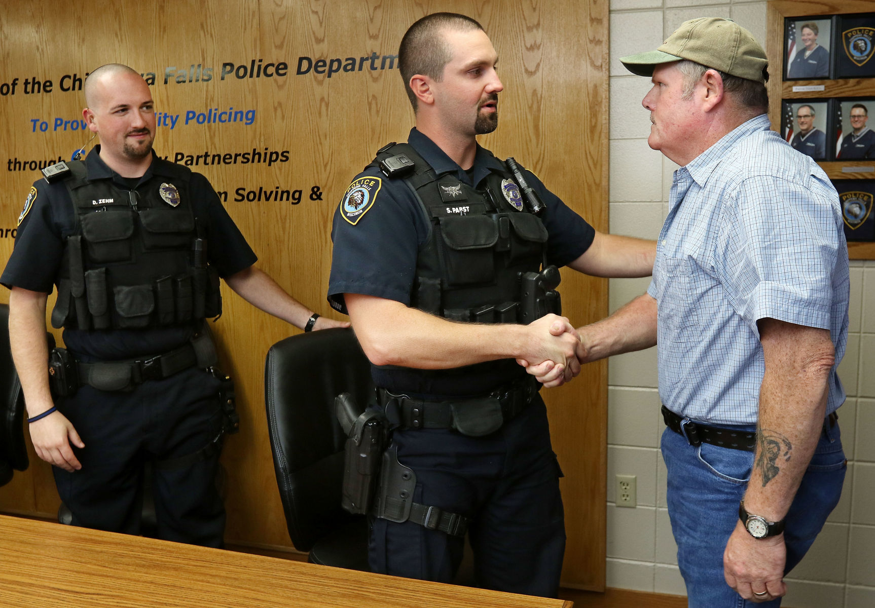 Chippewa Falls man thanks cops for saving his life Daily Updates