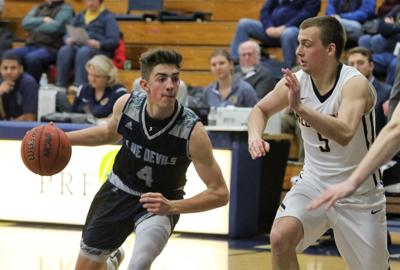 Men S College Basketball Lake Taking Lessons From Year 1 At Uw