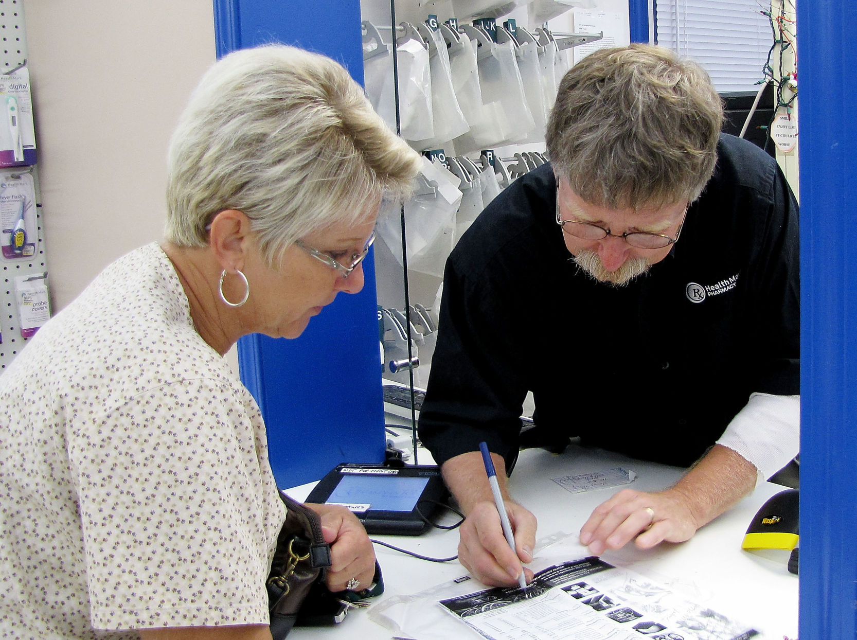 Chippewa Falls pharmacy s final day brings out emotion Front